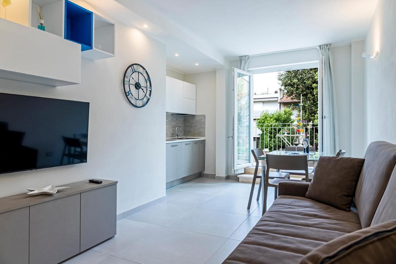 Versilia Residence - Colombo リド・ディ・カマイオーレ エクステリア 写真